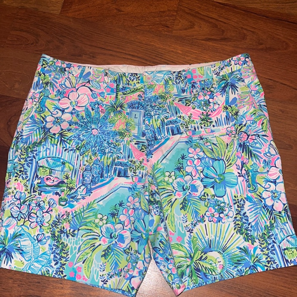 Lilly pulitzer shorts Lilly’s house size 42 NWT